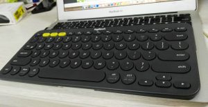 Langsung akur sama MacBook hehehe...